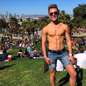 Meet your Posher, Alec